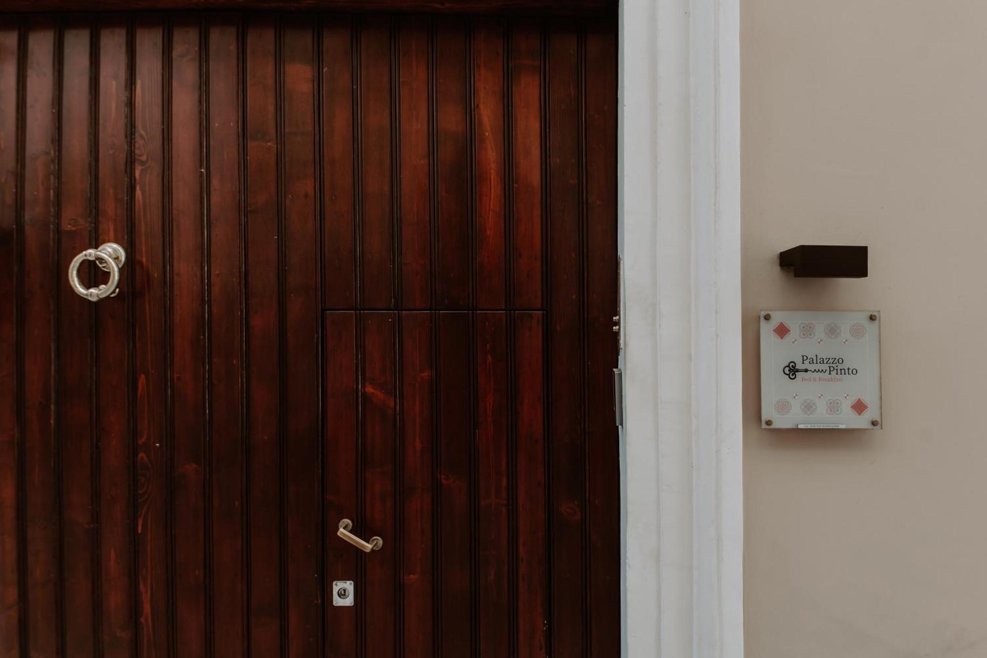 Palazzo Pinto B&B Brindisi Exterior foto